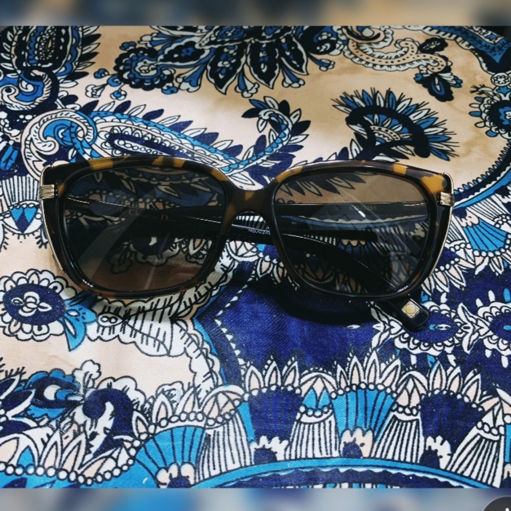 Dior Sunglasses - Picture 2 of 8